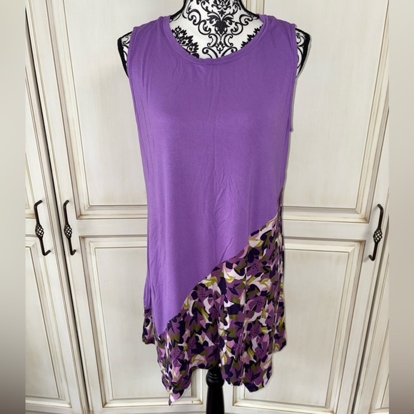 LOGO by Lori Goldstein Tops - LOGO Layers Size Large Purple Tank Top with Diagonal Floral Design
